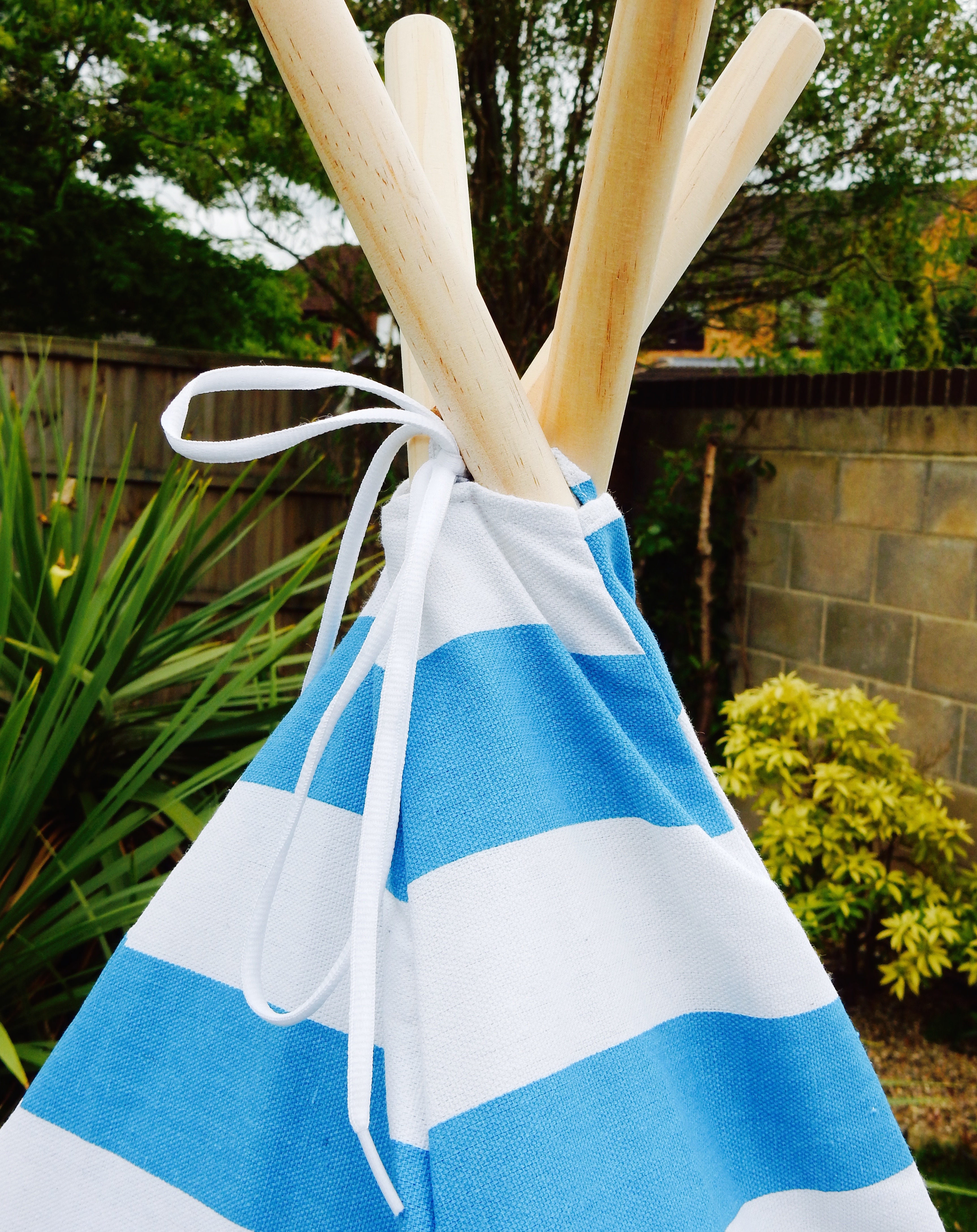 blue and white teepee top